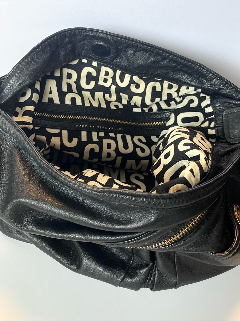 MARC BY MARC JACOBS Totally Turnlock Faridah Black Leather Hobo Bag - Picture 4 of 16